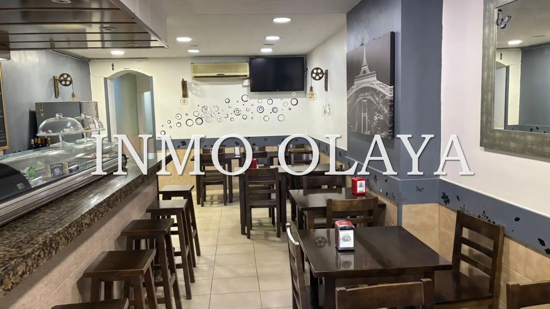 Premises for transfer in  Barcelona Capital  with Air Conditioner, Heating and Terrace