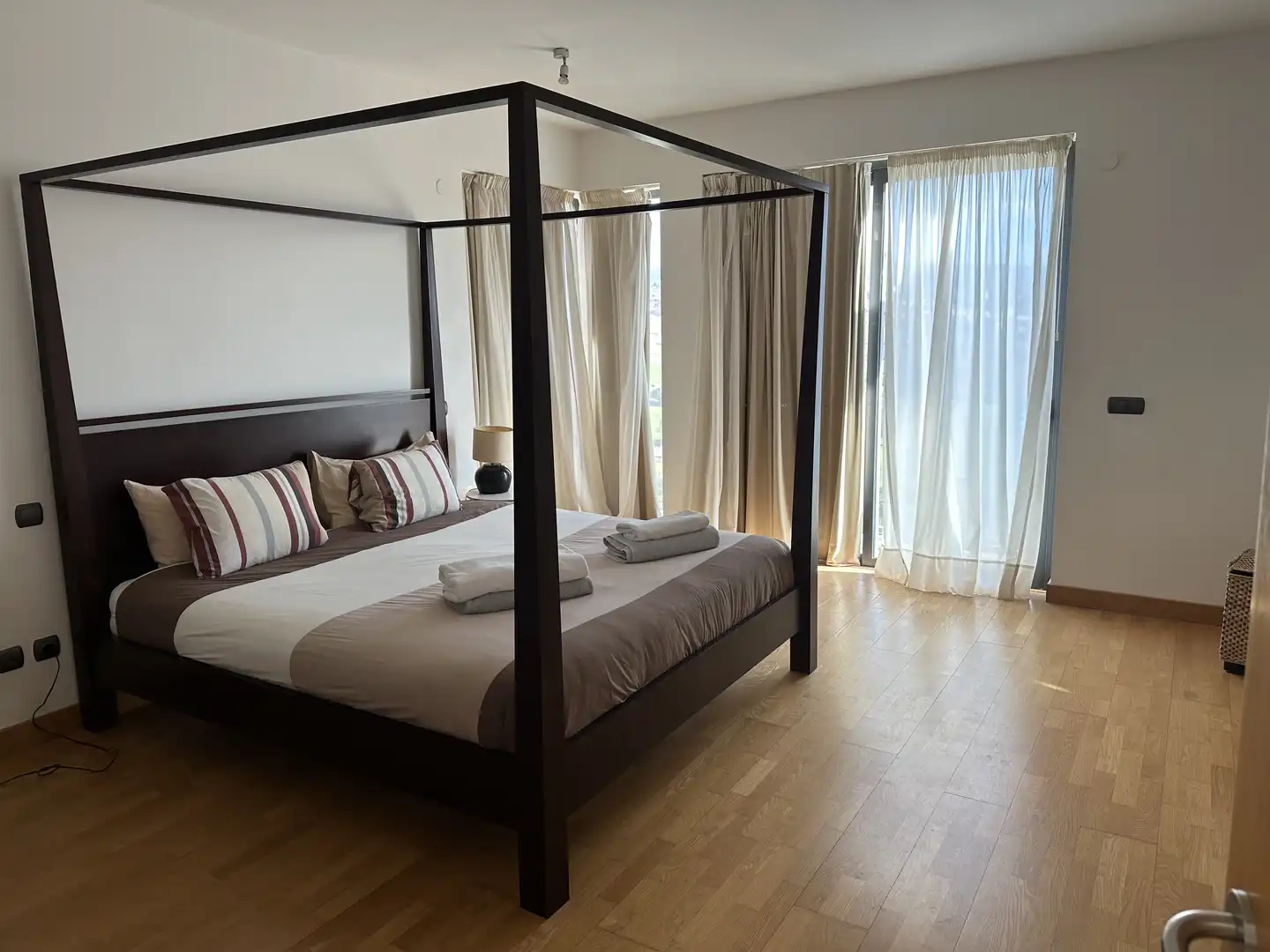 Bedroom of Houses for sale in San Bartolomé de Tirajana  with Air Conditioner, Private garden and Parquet flooring