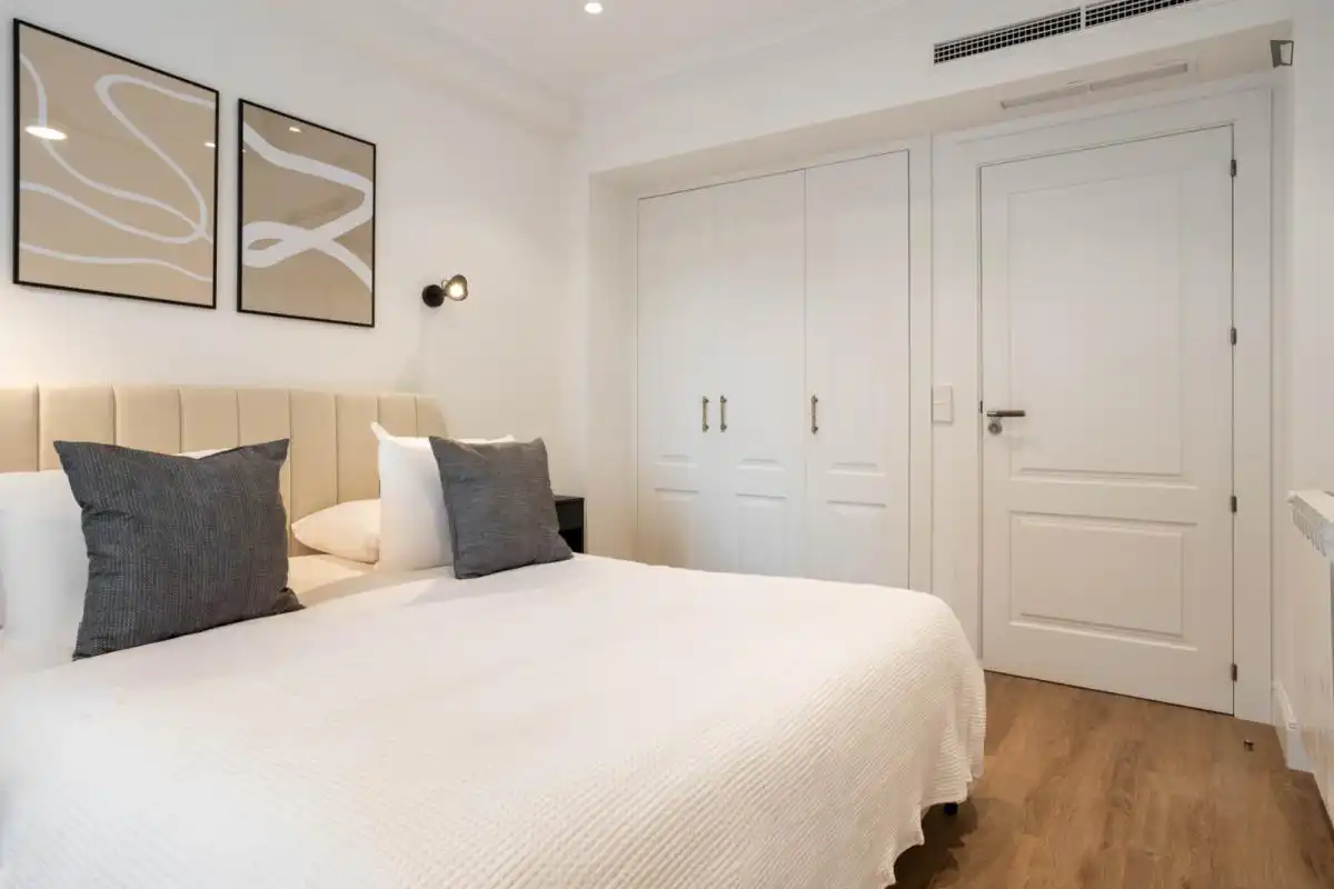 Habitación de Apartamento de alquiler en Madrid con Aire acondicionado, Calefacción y Amueblado