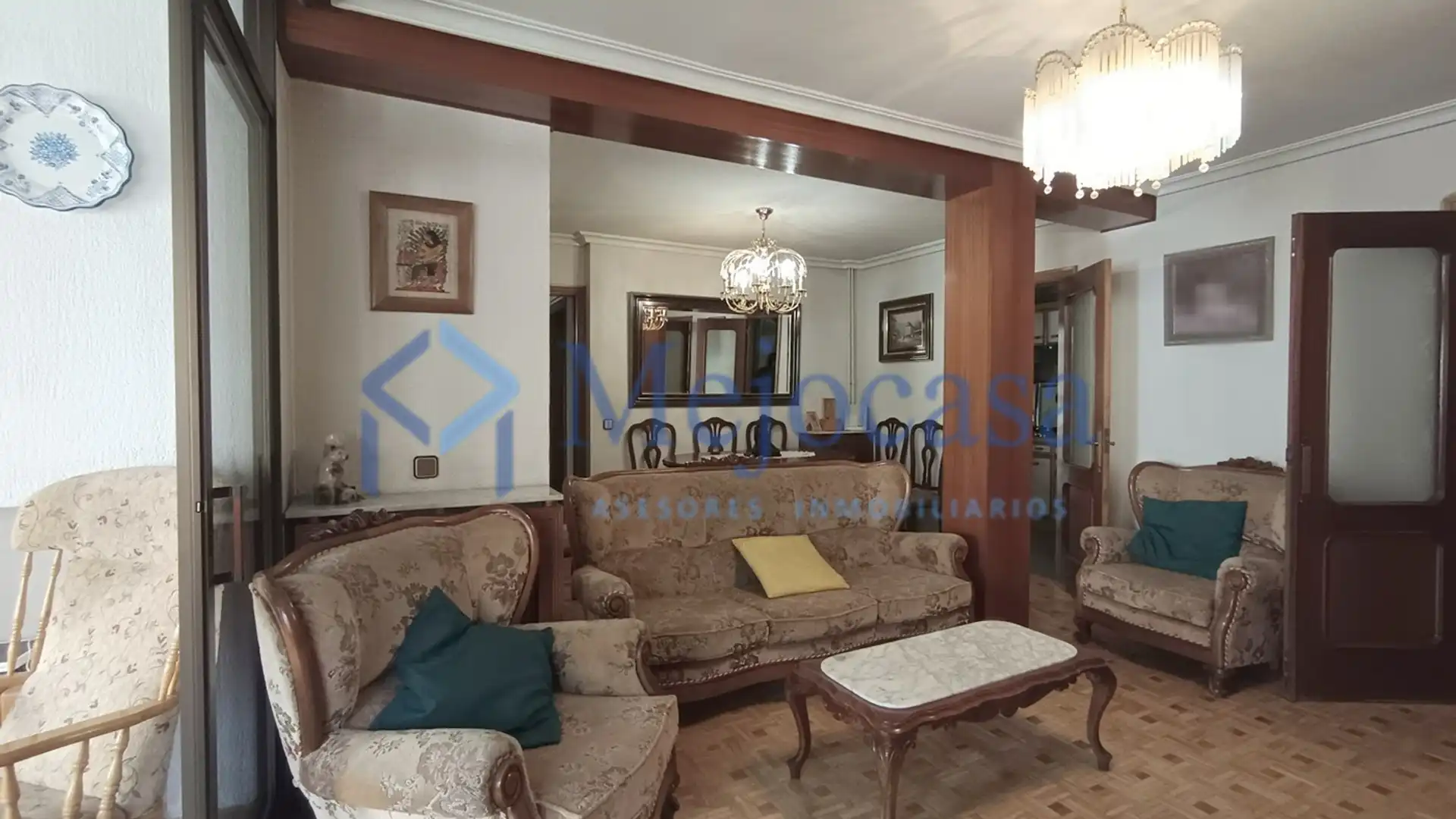 Sala de estar de Piso en venta en  Madrid Capital con Calefacción, Jardín privado y Parquet