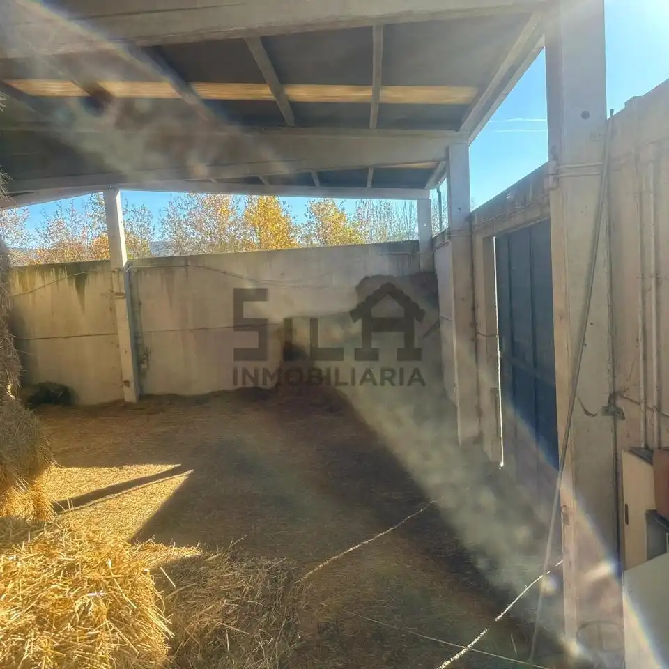 Aparcament de Nau industrial en venda en Sarreaus