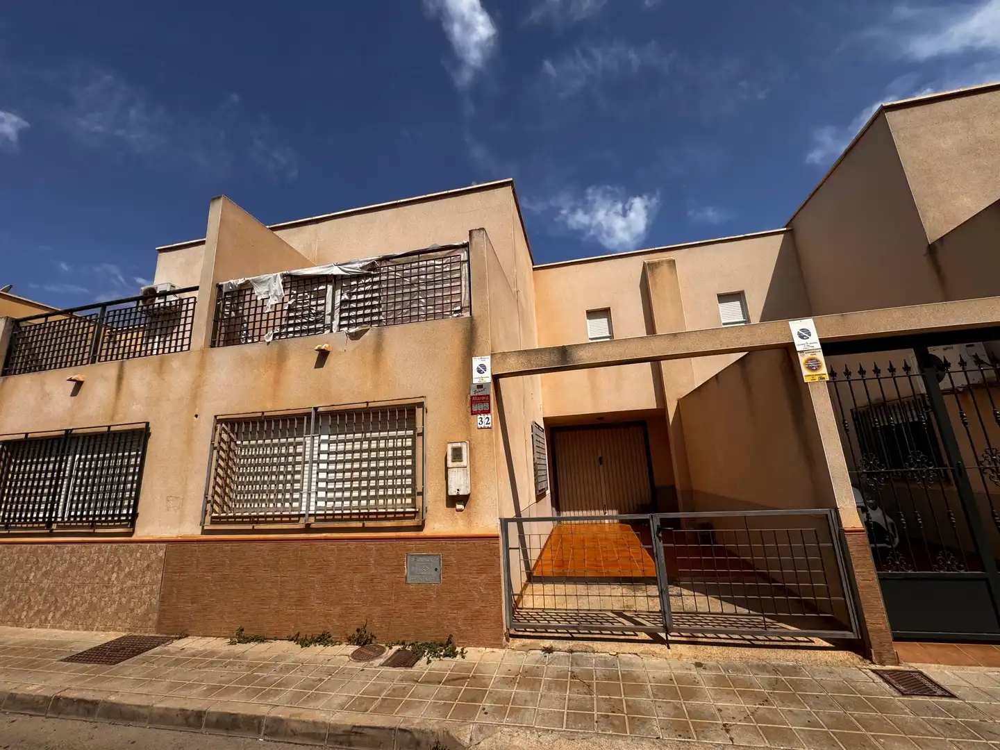Vista exterior de Casa adosada en venta en Níjar