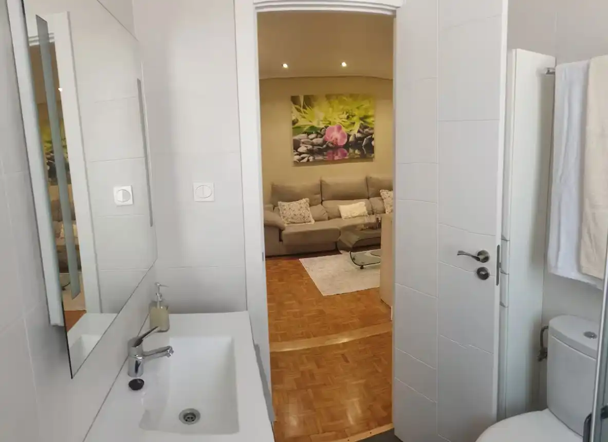 Bany de Apartament de lloguer en Donostia - San Sebastián  amb Aire condicionat, Calefacció i Parquet