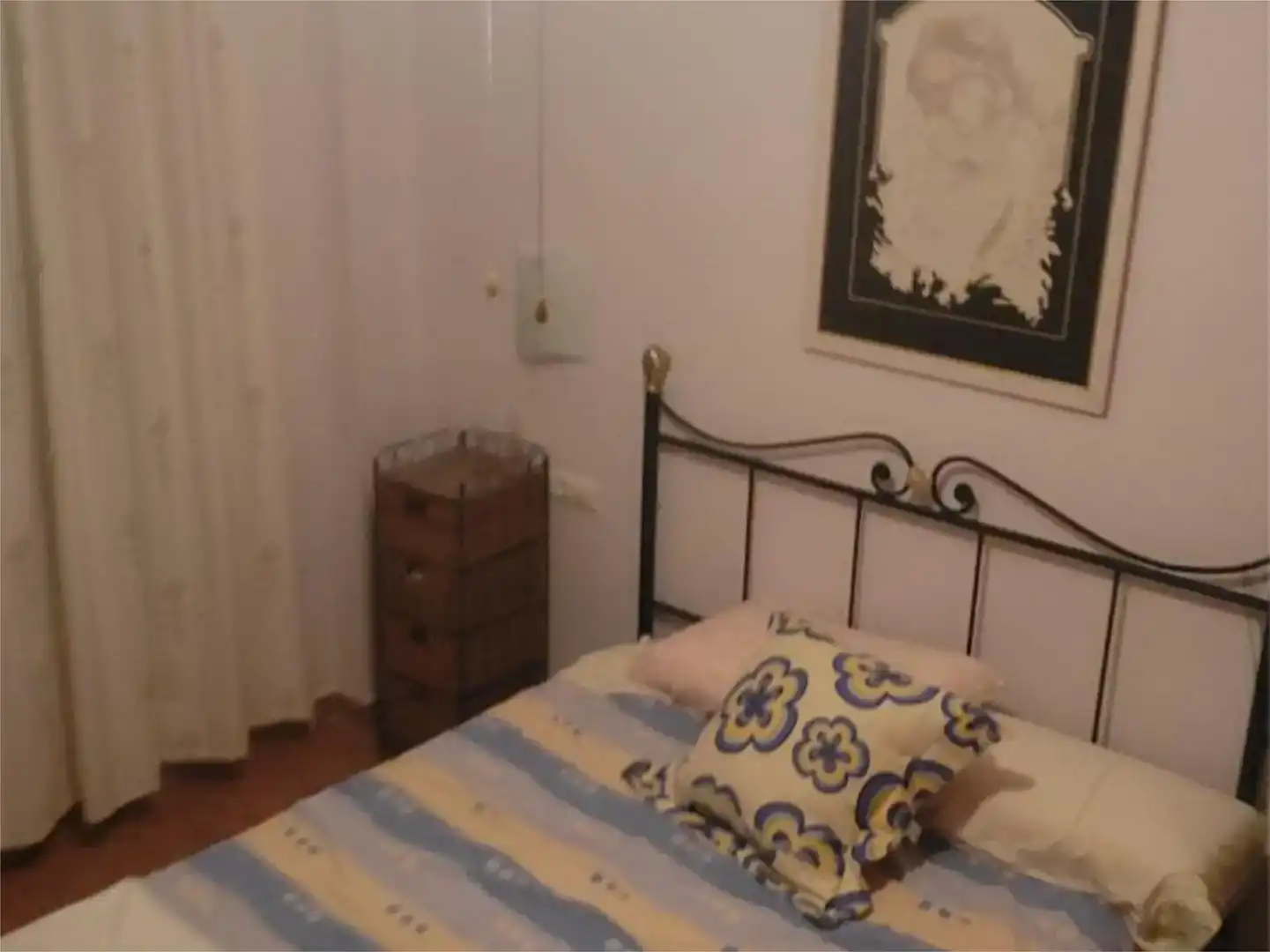 Habitación de Casa adosada en venta en Real con Trastero y Balcón