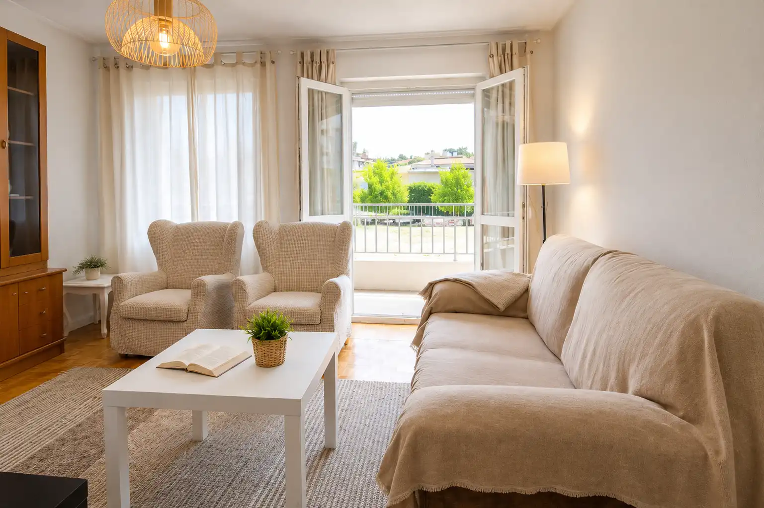 Sala de estar de Piso de alquiler en Santa Cruz de Bezana con Calefacción, Terraza y Amueblado
