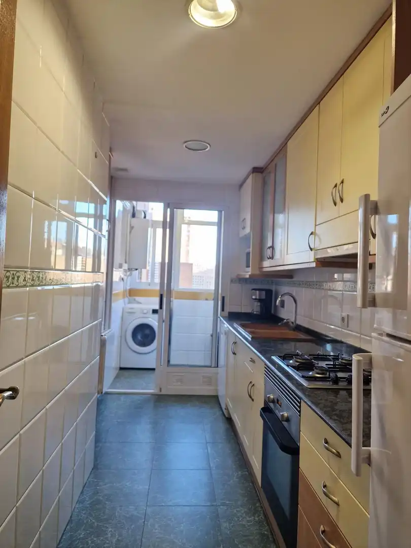 Cuina de Pis de lloguer en Valencia amb Aire condicionat, Calefacció i Terrassa