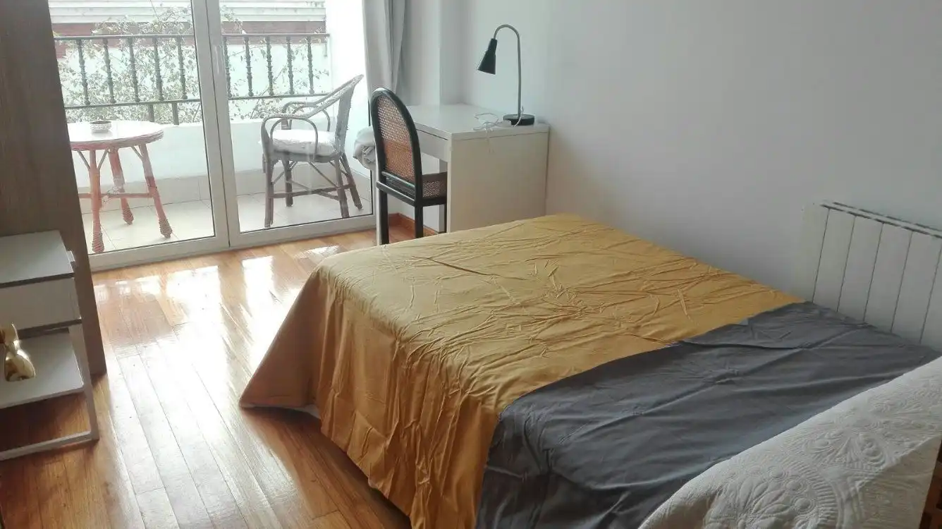 Habitación de Piso de alquiler en Santander con Calefacción, Terraza y Amueblado