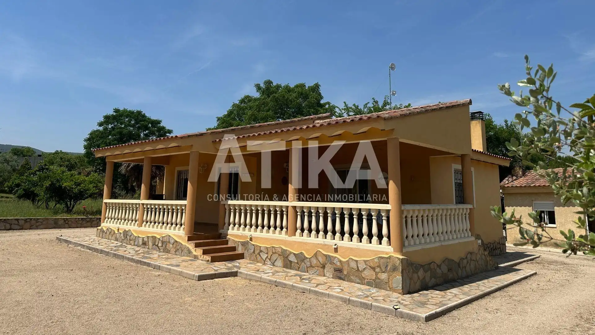 Vista exterior de Casa o chalet en venta en Ontinyent con Aire acondicionado, Jardín privado y Trastero