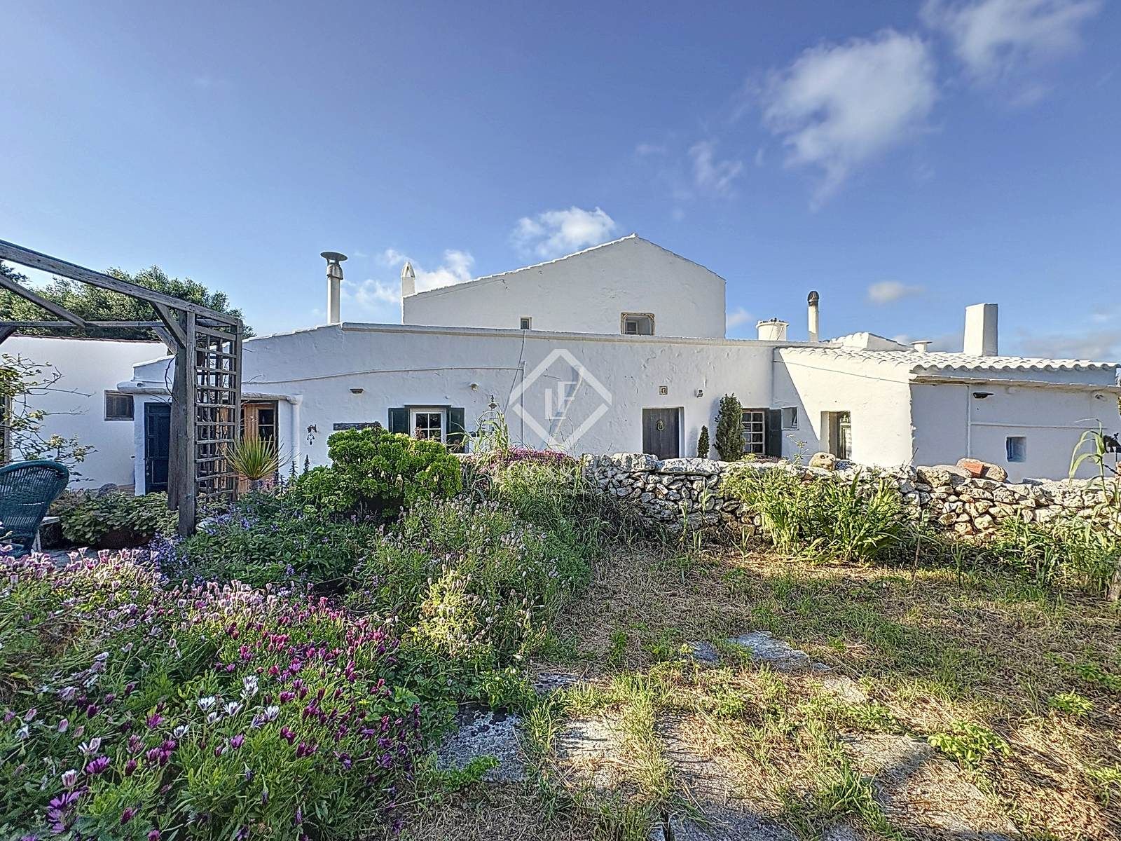 Vista exterior de Finca rústica en venda en Sant Lluís amb Calefacció, Jardí privat i Terrassa