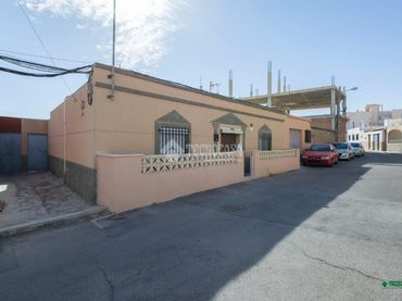 Casa pareada en venta en Costacabana - Loma Cabrera