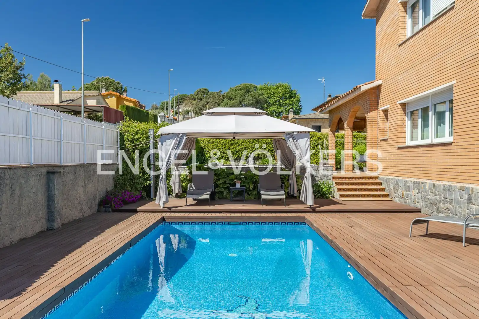 Piscina de Casa o chalet en venta en Castellar del Vallès con Aire acondicionado, Calefacción y Jardín privado