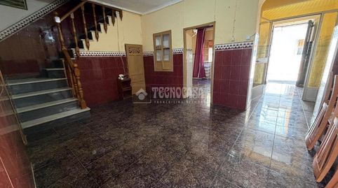Foto 2 de Casa adosada en venta en Torredonjimeno, Jaén