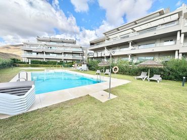 Pis amb piscina en venda a Urb. La Cala Golf