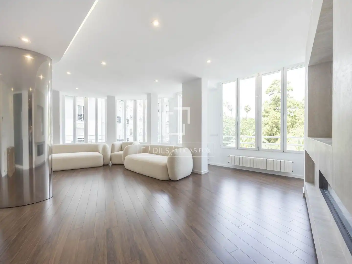 Exterior view of Flat for rent in Valencia  with Air Conditioner, Heating and Parquet flooring