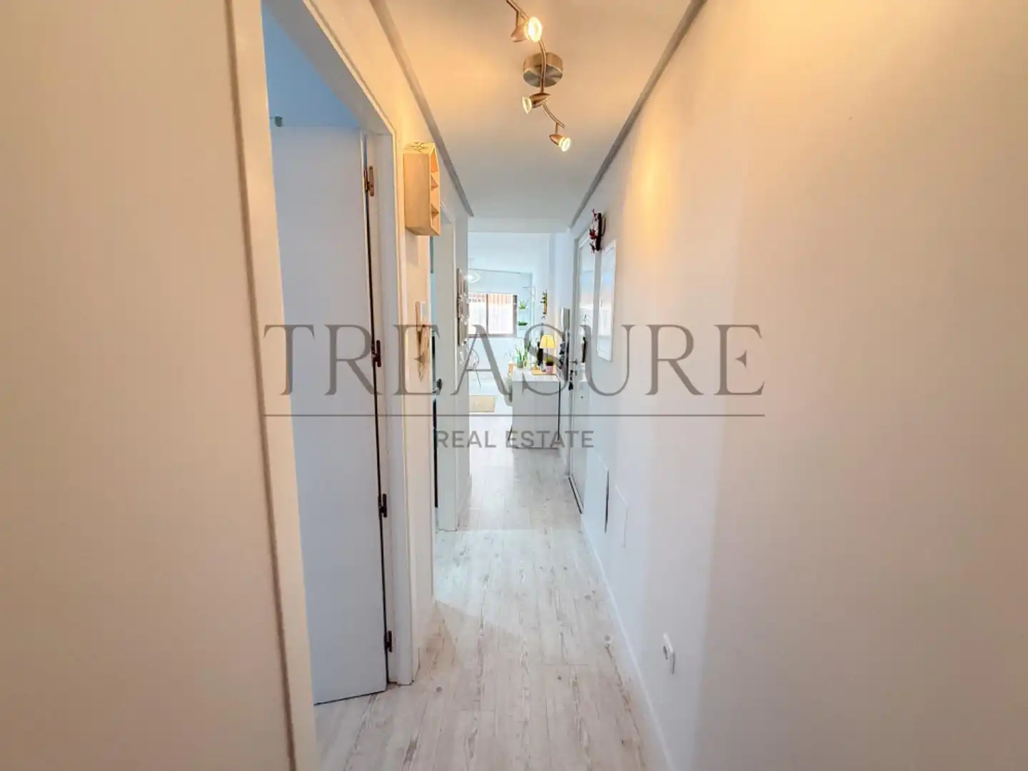 Flat for sale in Murcia  with Air Conditioner and Storage room