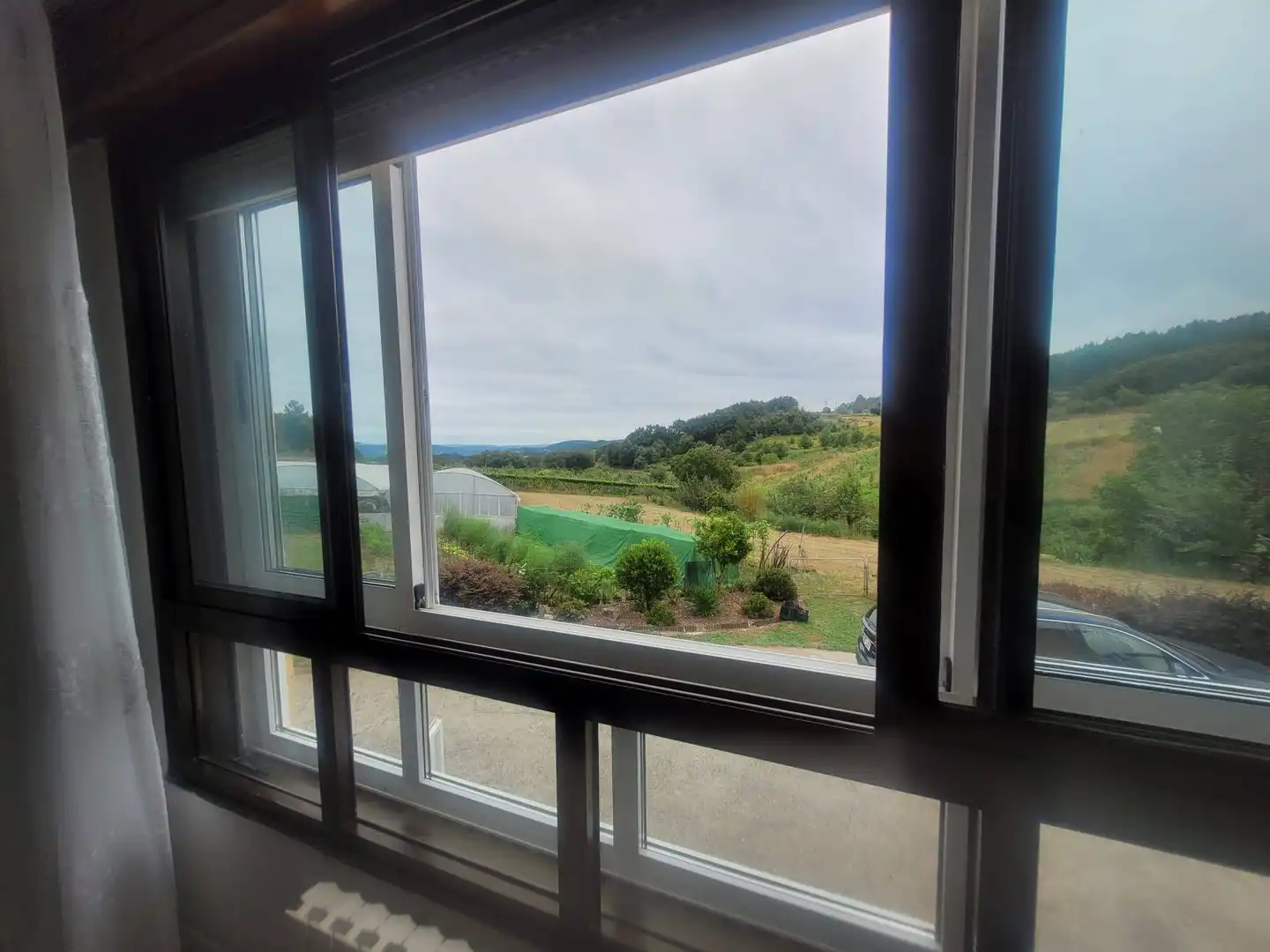 Vista exterior de Casa o xalet en venda en A Estrada  amb Jardí privat, Traster i Piscina
