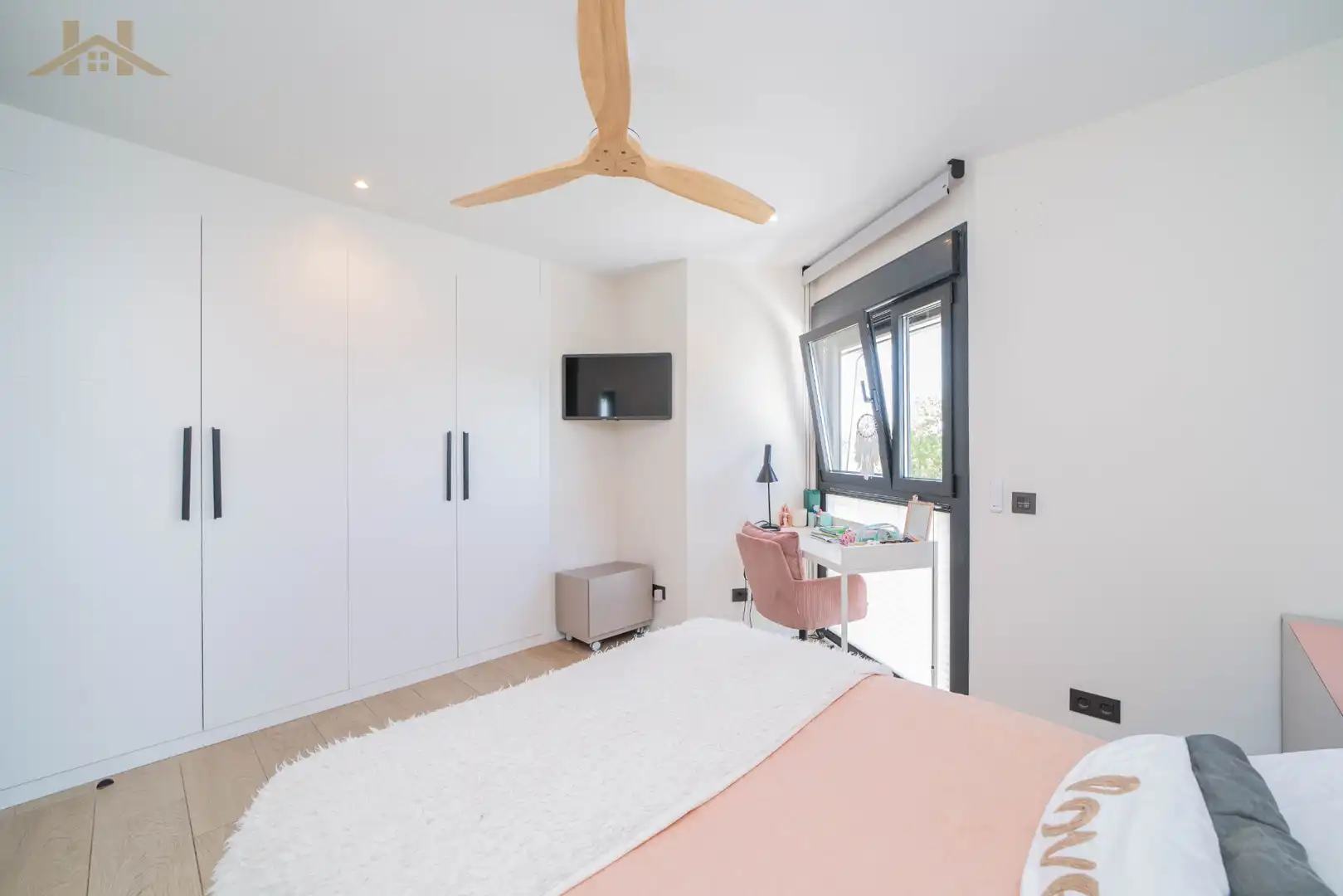 Dormitori de Casa o xalet en venda en Boadilla del Monte amb Calefacció, Jardí privat i Parquet