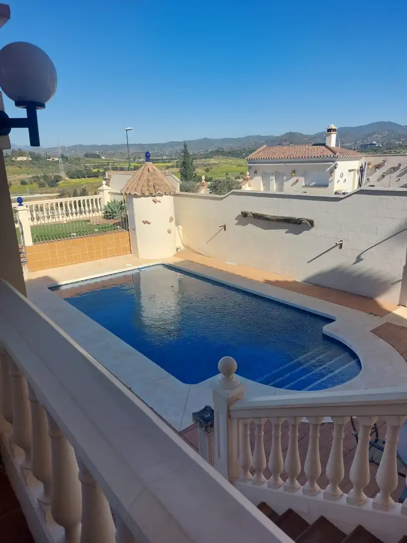 Piscina de Casa o chalet en venta en Málaga con Aire acondicionado, Jardín privado y Piscina