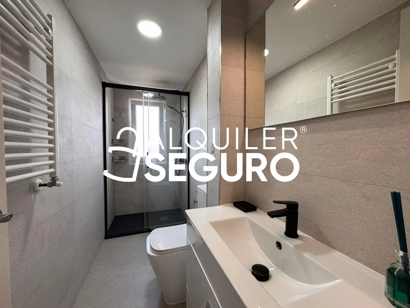 Baño de Piso de alquiler en Madrid con Aire acondicionado, Calefacción y Terraza