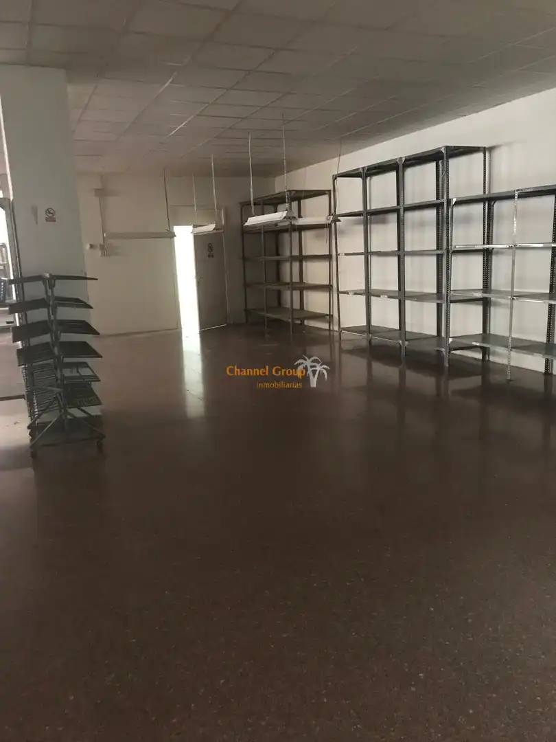 Nau industrial de lloguer a Petrer