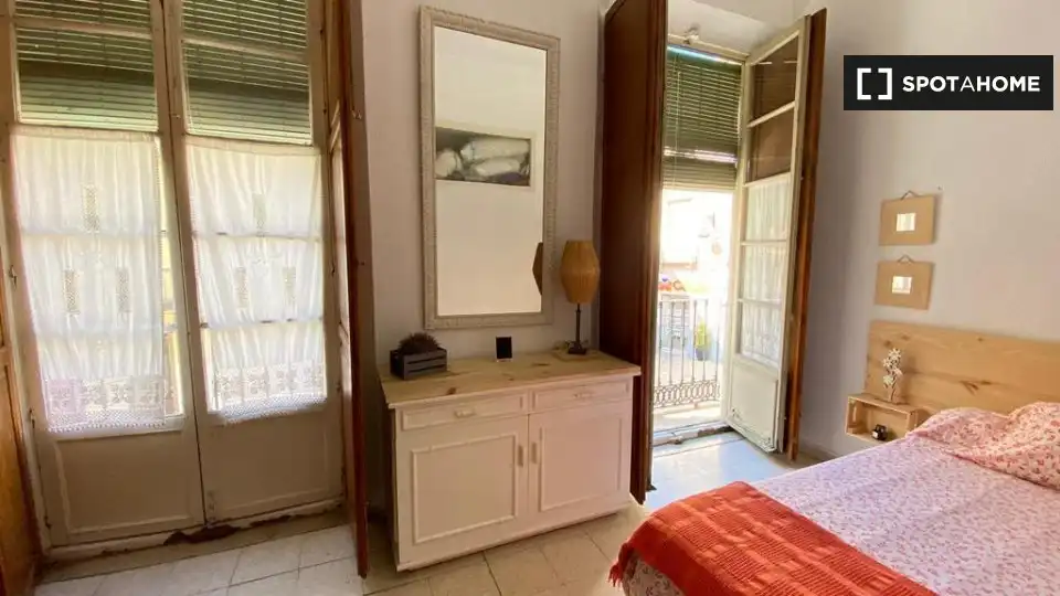 Bedroom of Flat for share in Centro