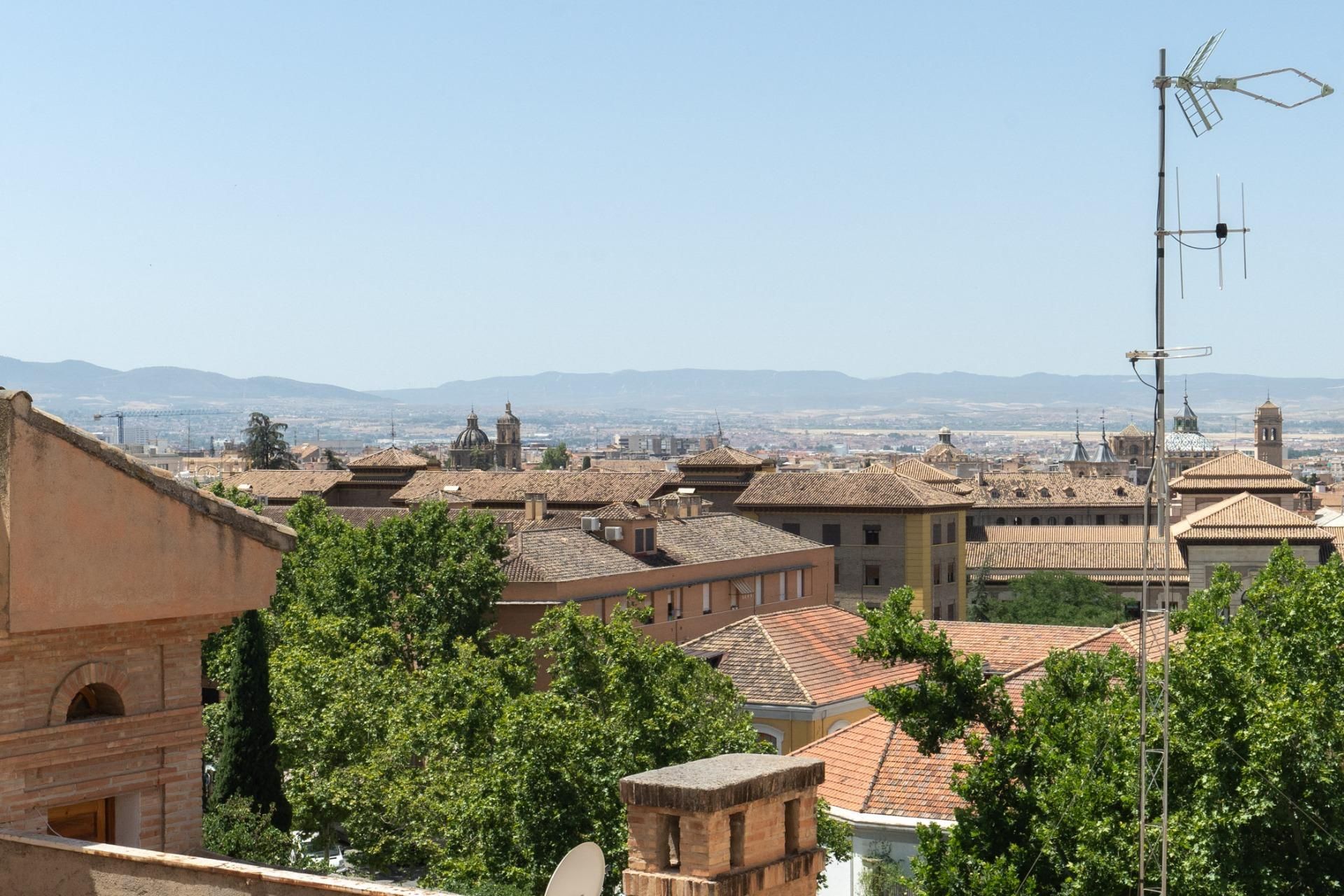 Exterior view of Flat for sale in  Granada Capital  with Balcony