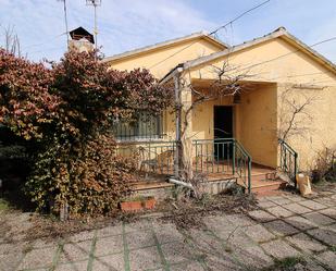 Vista exterior de Casa o xalet en venda en Torremocha de Jarama amb Calefacció, Jardí privat i Piscina