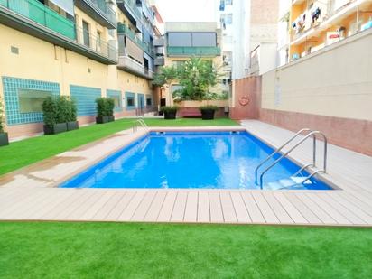 Swimming pool of Flat for sale in  Barcelona Capital  with Air Conditioner, Heating and Parquet flooring