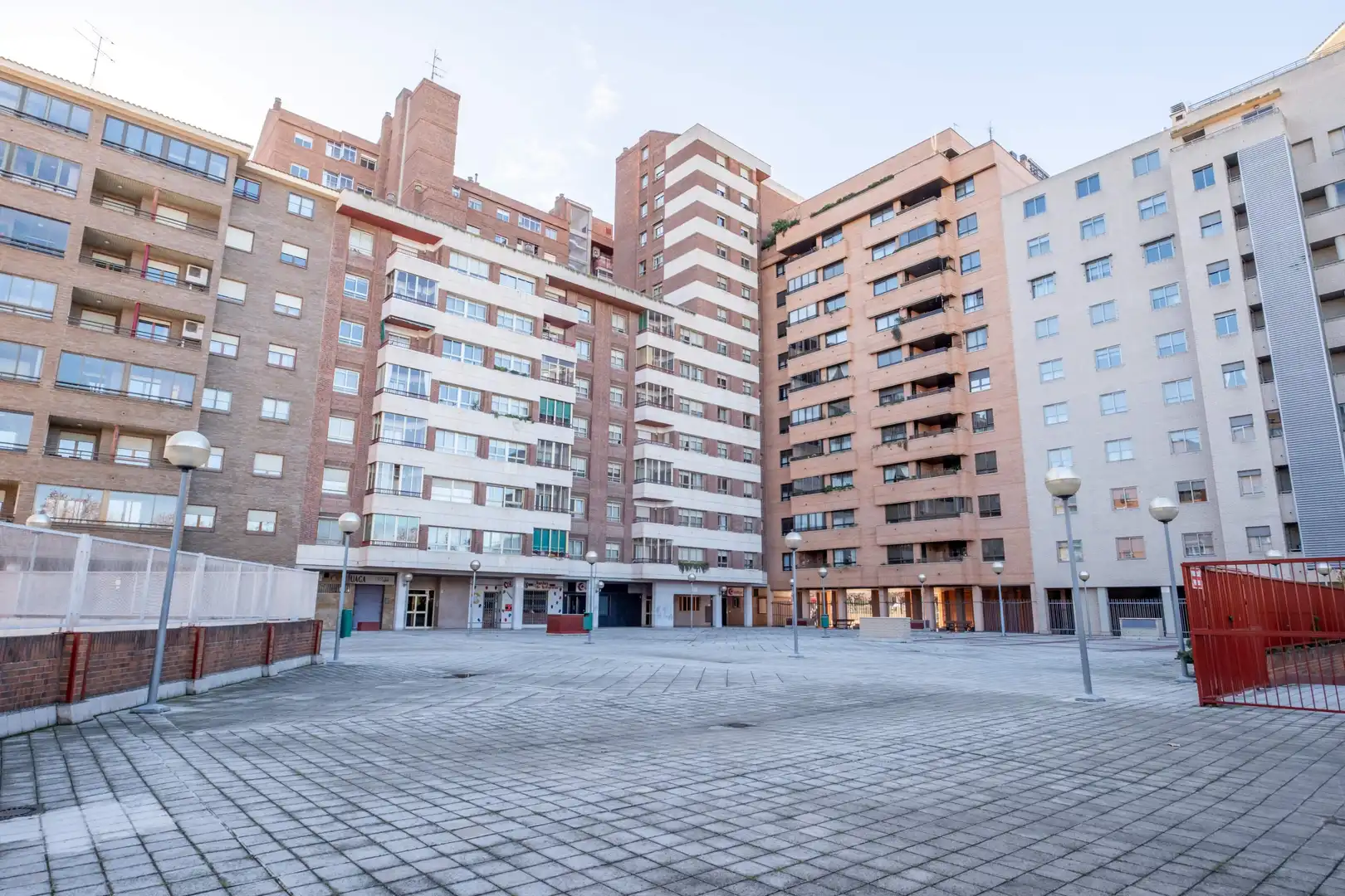 Exterior view of Flat for sale in Zaragoza  with Heating, Terrace and Storage room