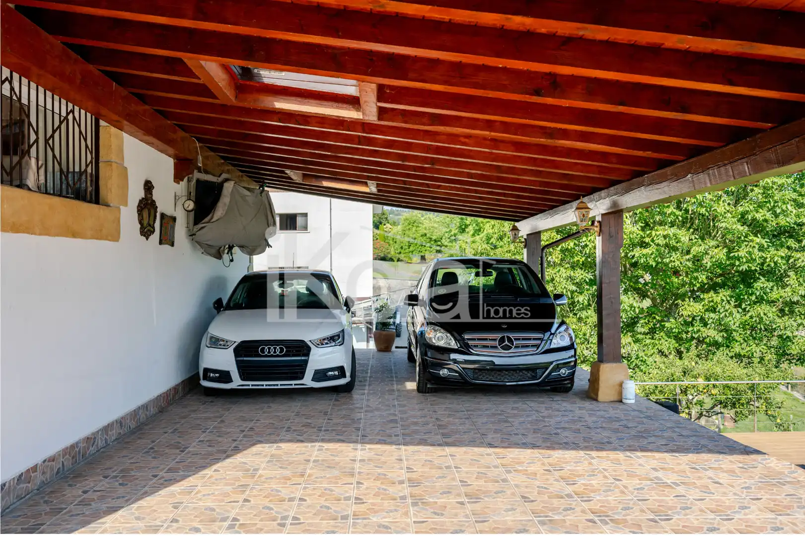 Aparcament de Casa o xalet en venda en Lasarte-Oria amb Calefacció, Jardí privat i Parquet