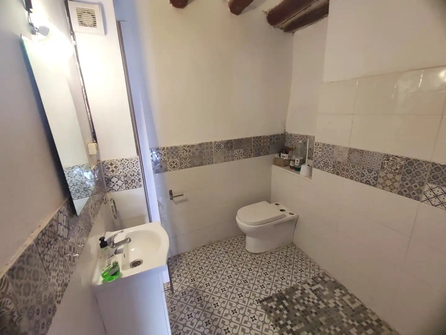 Bany de Finca rústica en venda en Graus amb Aire condicionat i Balcó