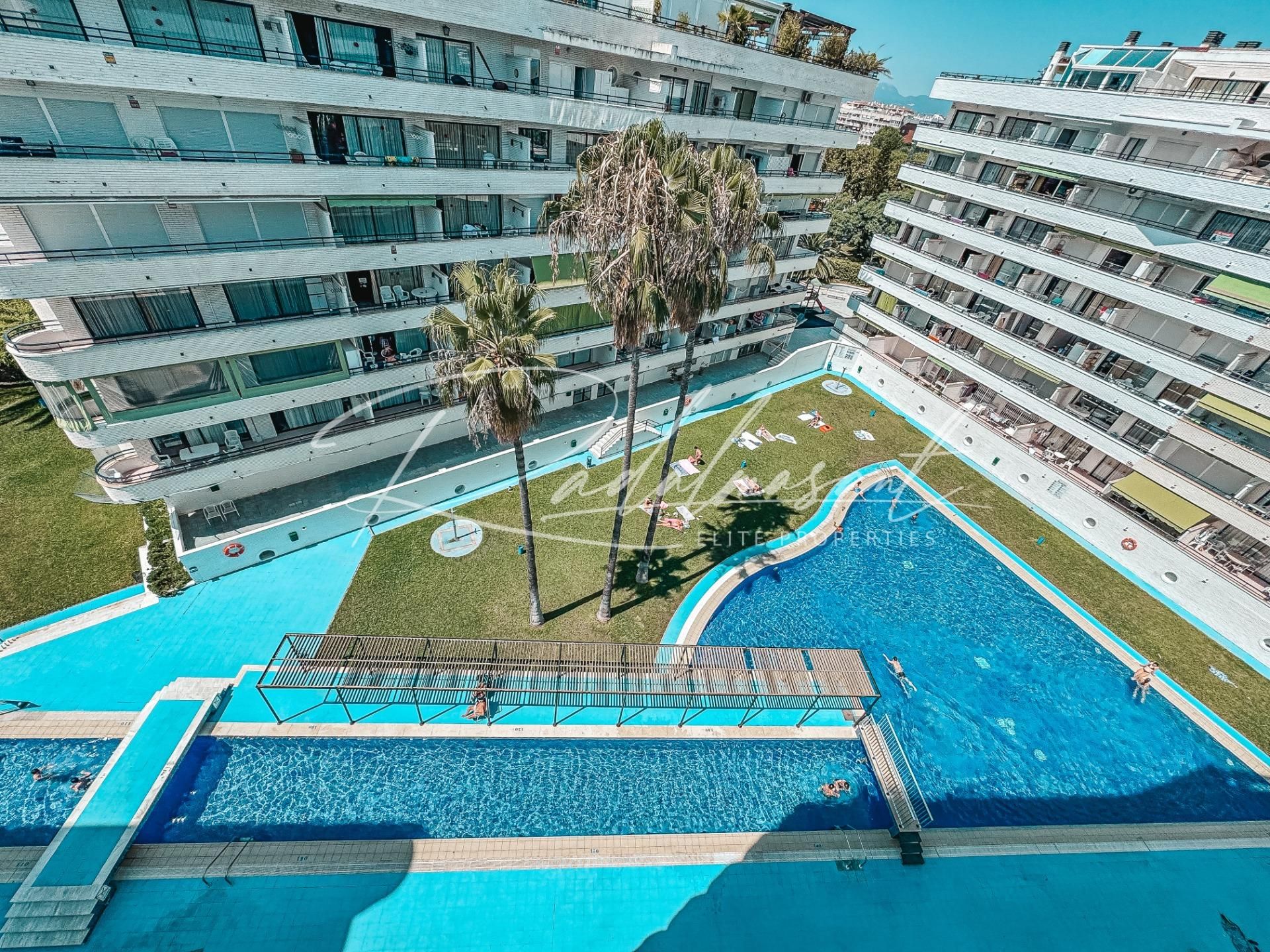 Piscina de Piso en venta en Salou con Jardín privado, Terraza y Piscina comunitaria