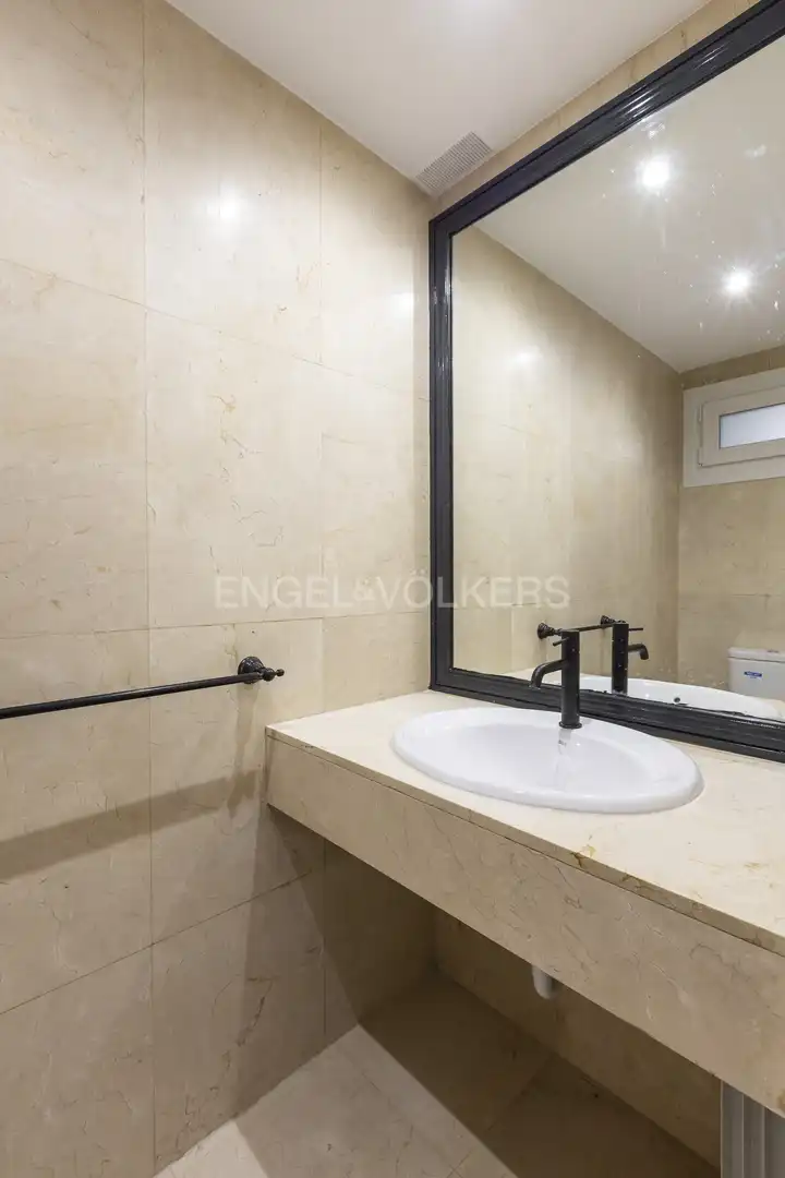 Bathroom of Houses for sale in Pozuelo de Alarcón  with Air Conditioner, Heating and Swimming Pool