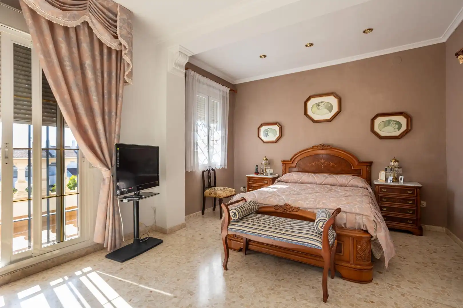 Detached homes for sale in El Brillante -El Naranjo - El Tablero