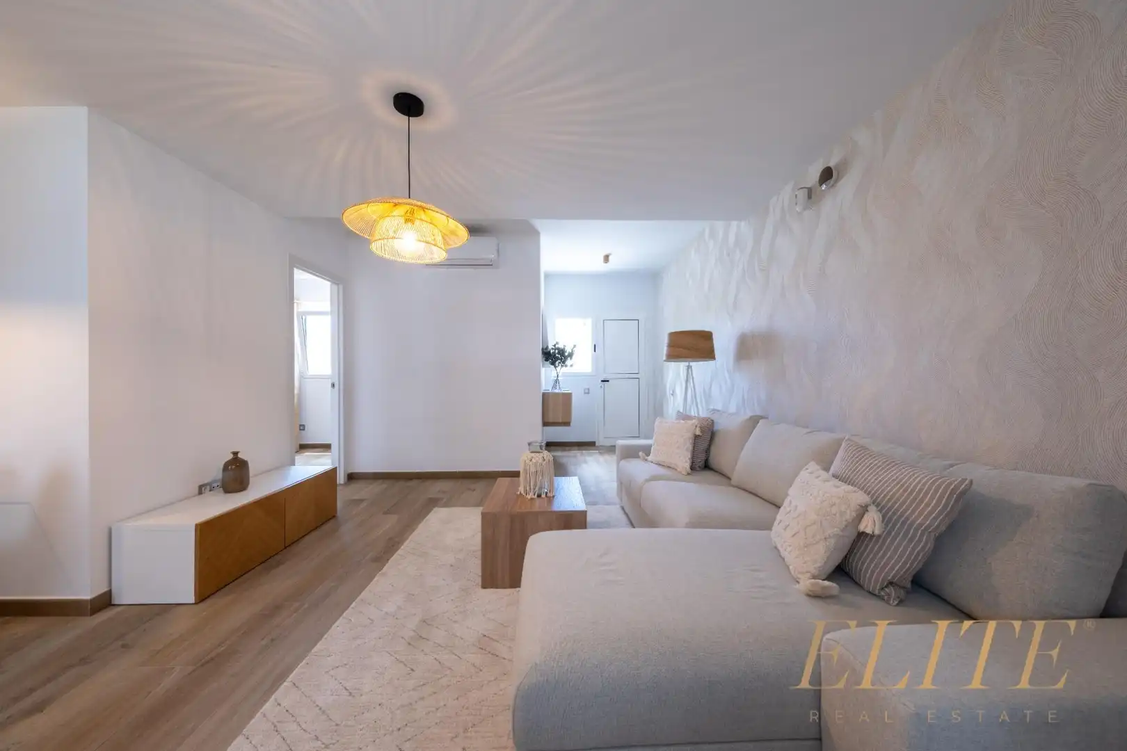 Living room of Detached homes for sale in San Bartolomé de Tirajana  with Air Conditioner, Private garden and Terrace