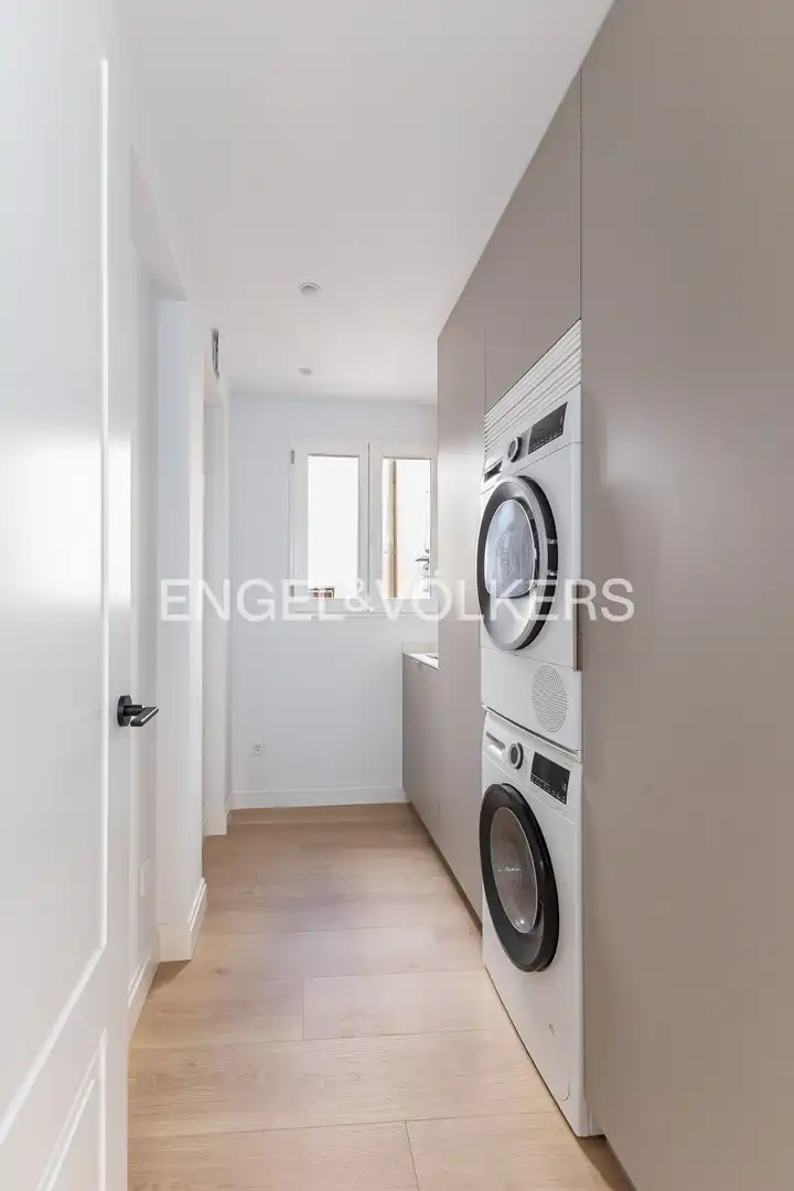 Kitchen of Flat for sale in Madrid  with Air Conditioner, Heating and Storage room