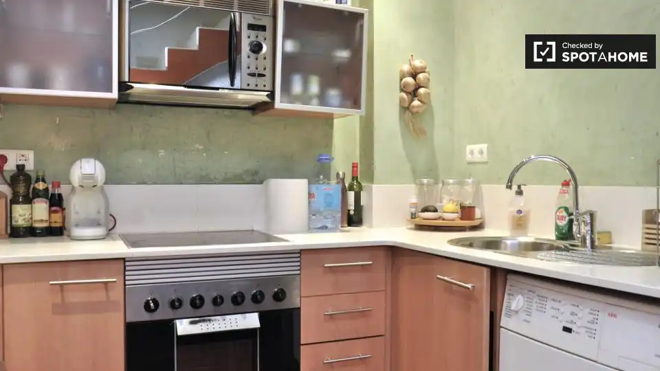 Habitació a Sant Pere, Sta. Caterina i la Ribera
