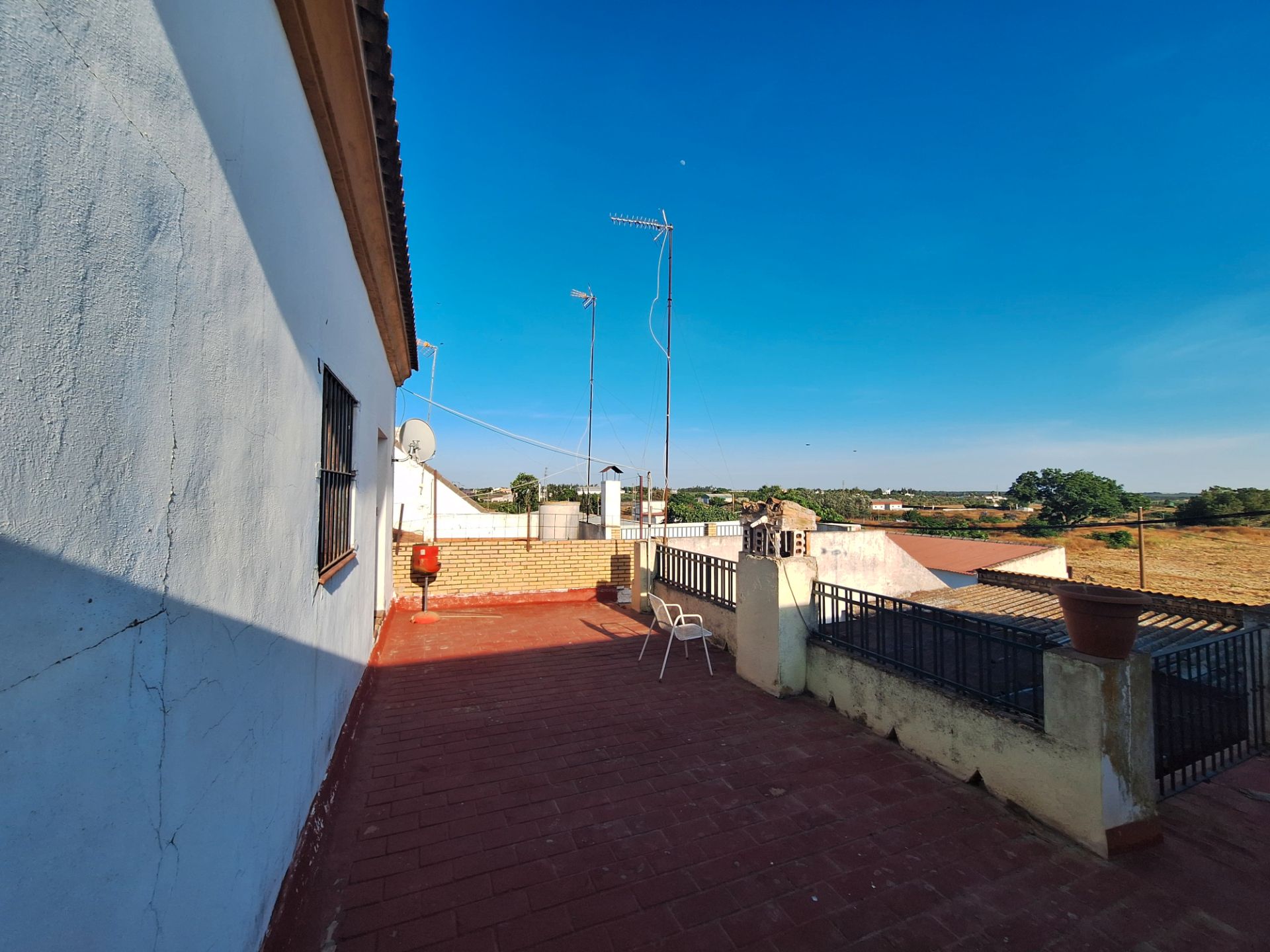 Terrassa de Casa o xalet en venda en Aznalcázar amb Aire condicionat, Balcó i Internet