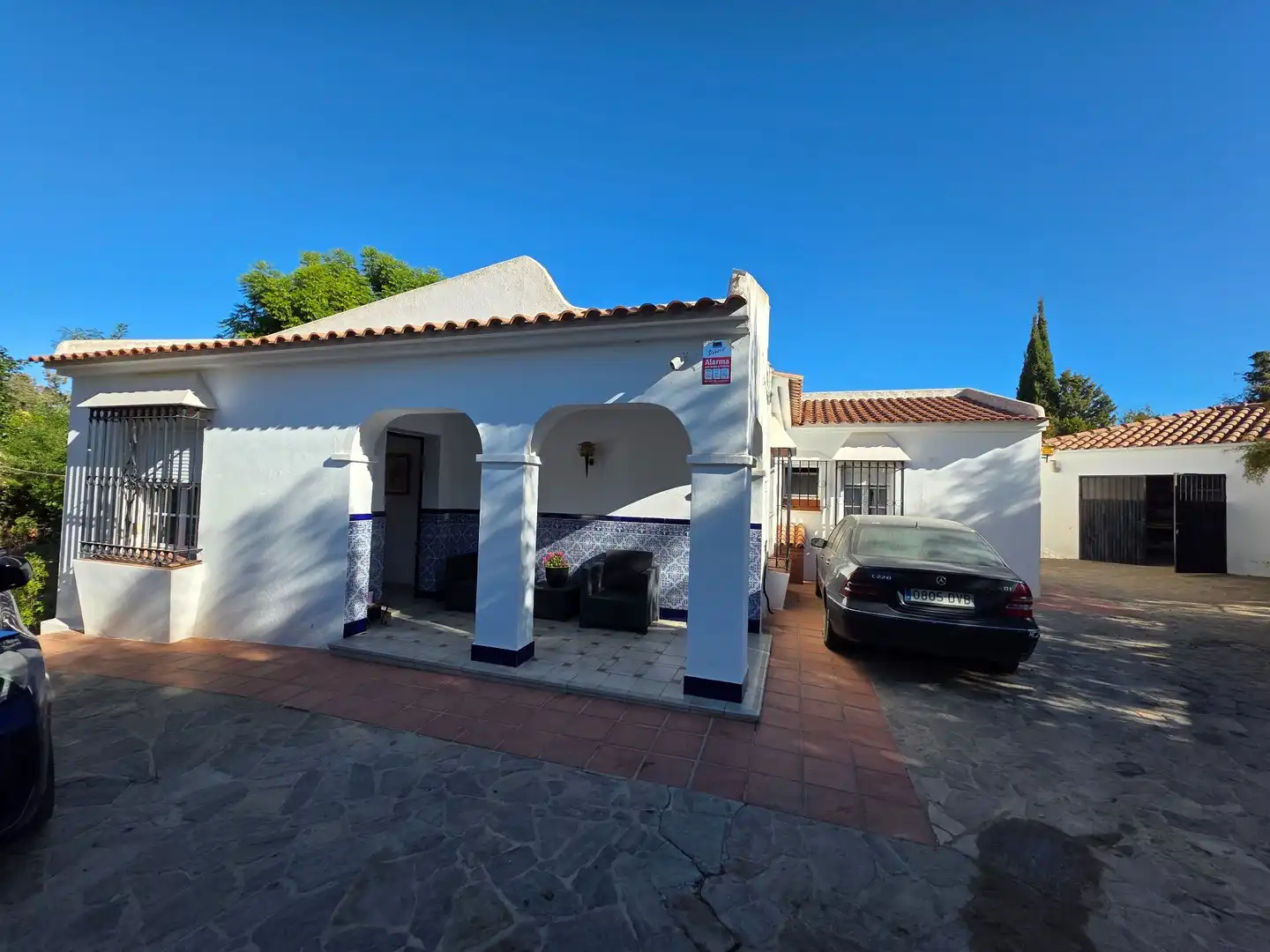 Vista exterior de Casa o chalet en venta en Alhaurín El Grande con Aire acondicionado, Calefacción y Jardín privado