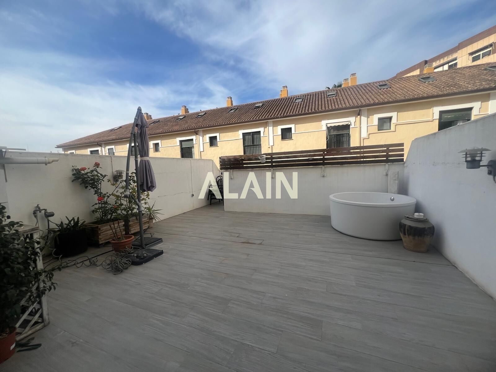 Terrace of House or chalet for sale in  Valencia Capital  with Air Conditioner, Heating and Terrace