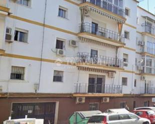 Exterior view of Flat for sale in  Sevilla Capital  with Air Conditioner