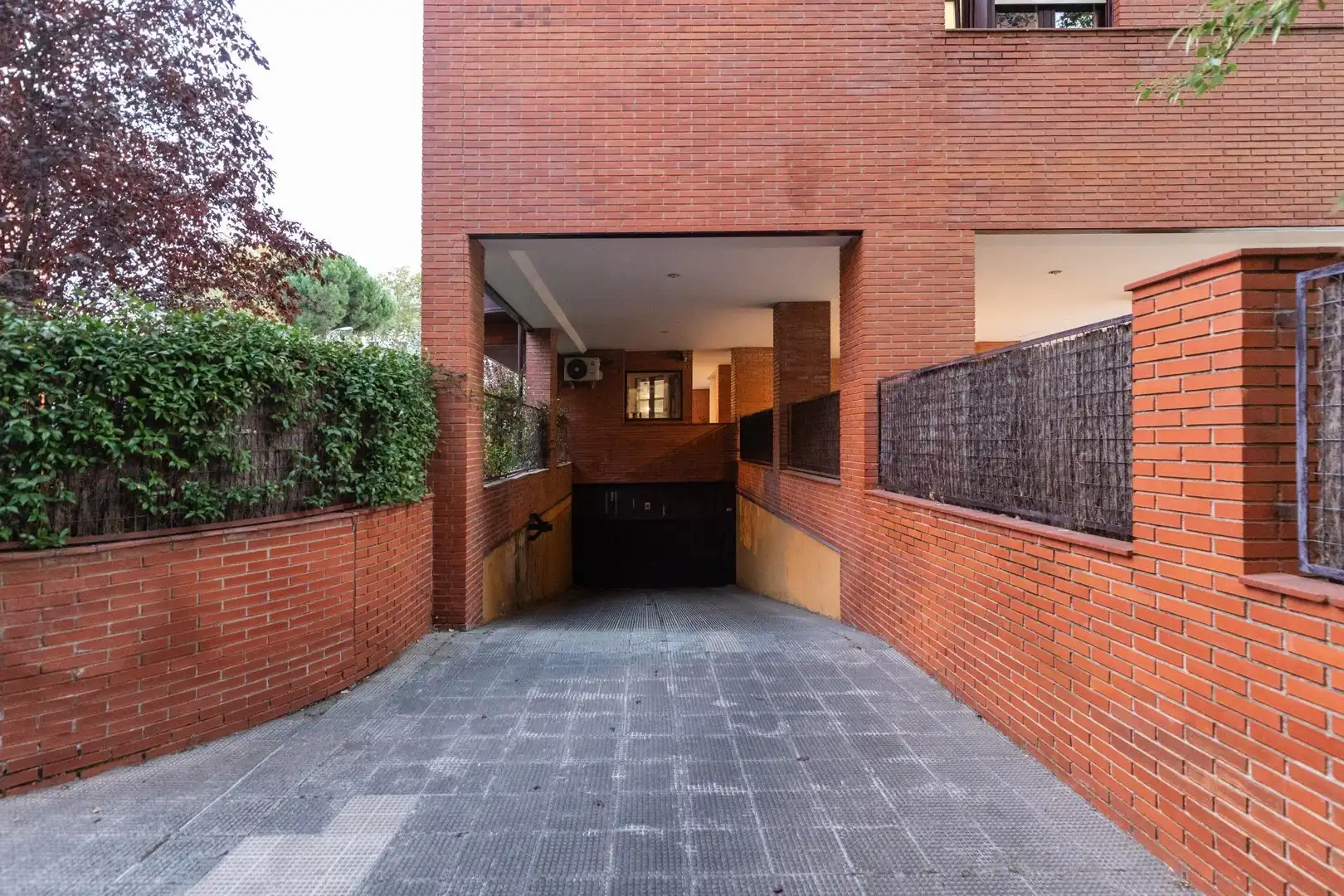 Exterior view of Garage for sale in Madrid
