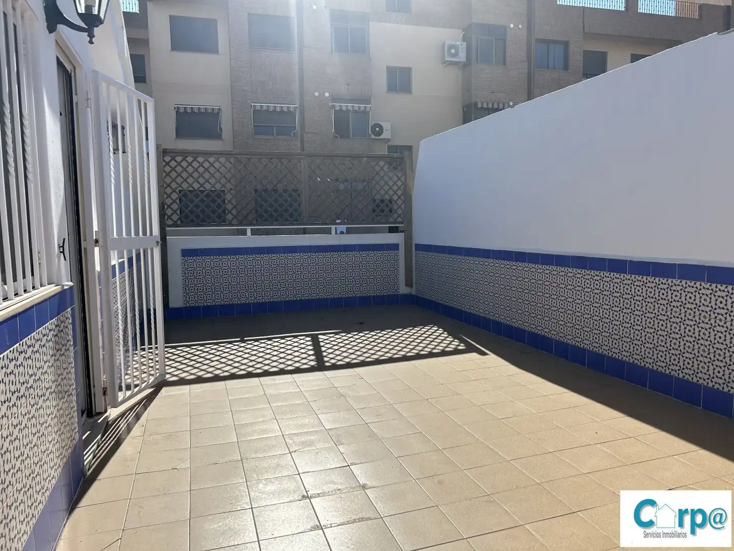 Terrace of Houses for rent in Tavernes Blanques  with Air Conditioner, Heating and Parquet flooring