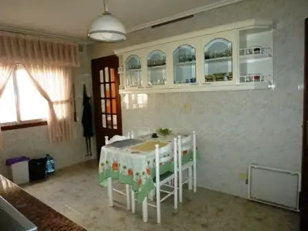 Esszimmer von Wohnung zur untervermieten in Vigo  mit Heizung, Parkett und Möbliert