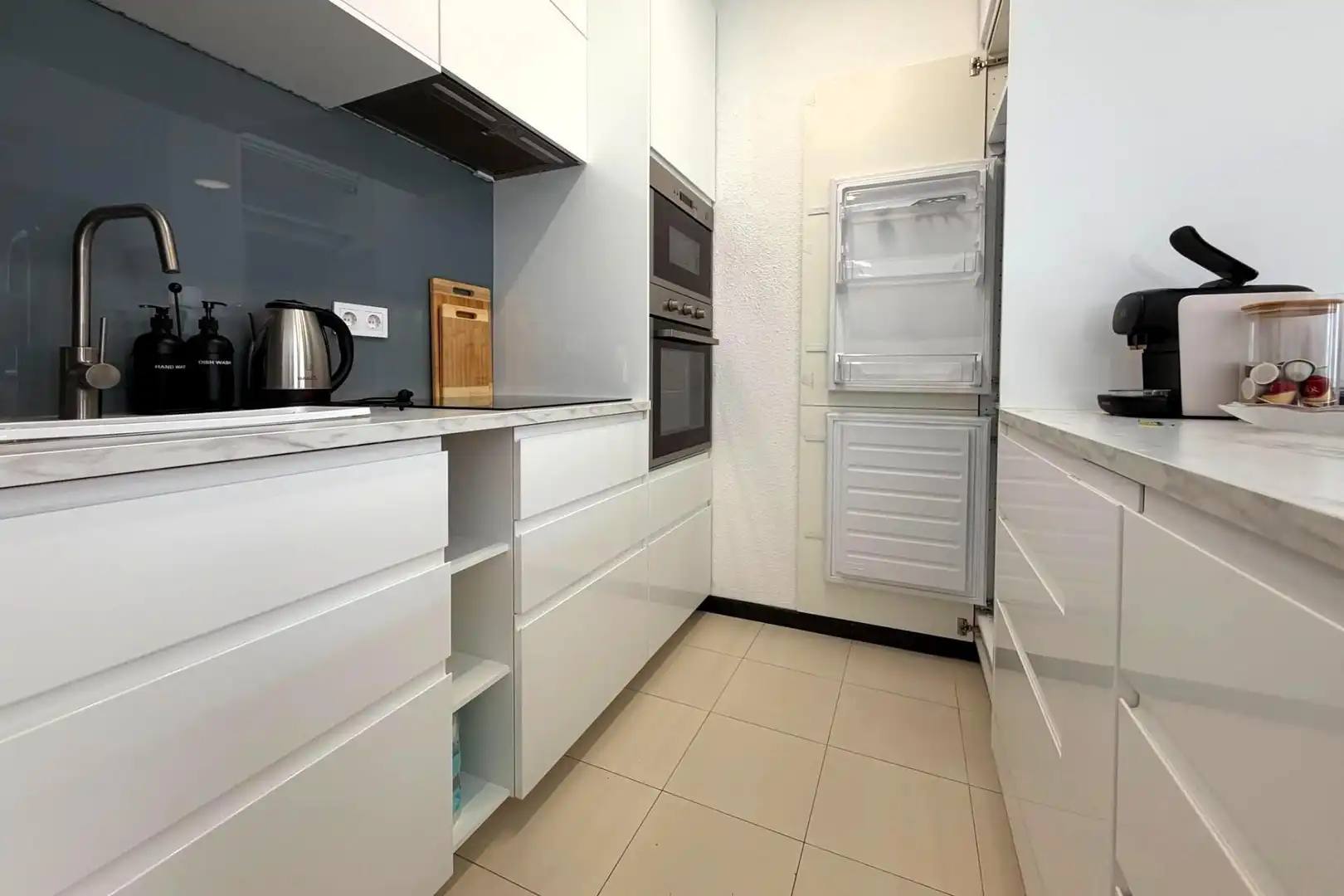 Küche von Einfamilien-Reihenhaus zum Verkauf in Torrevieja mit Klimaanlage, Heizung und Terrasse
