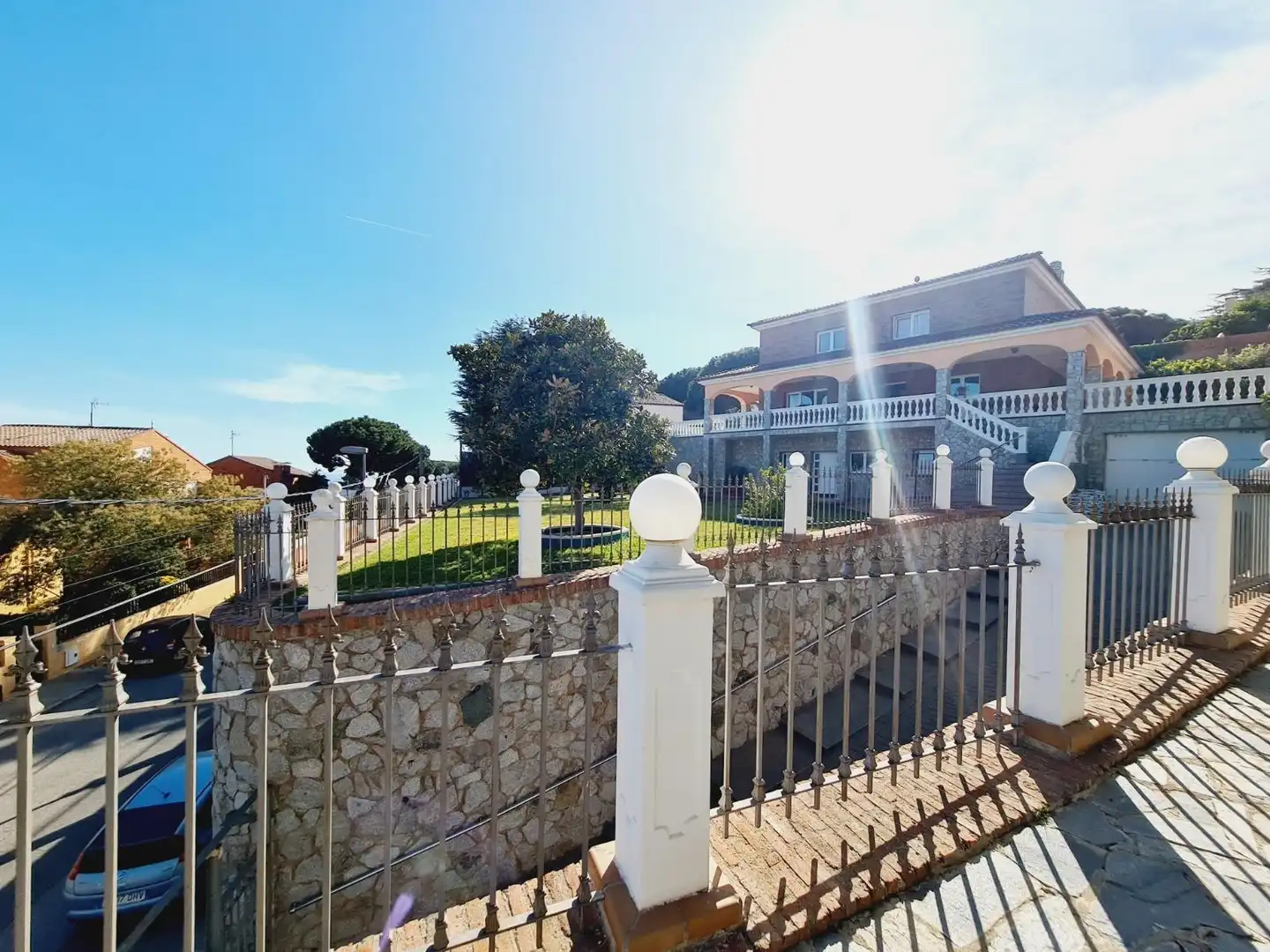 Vista exterior de Casa o chalet en venta en Badalona con Aire acondicionado, Calefacción y Jardín privado