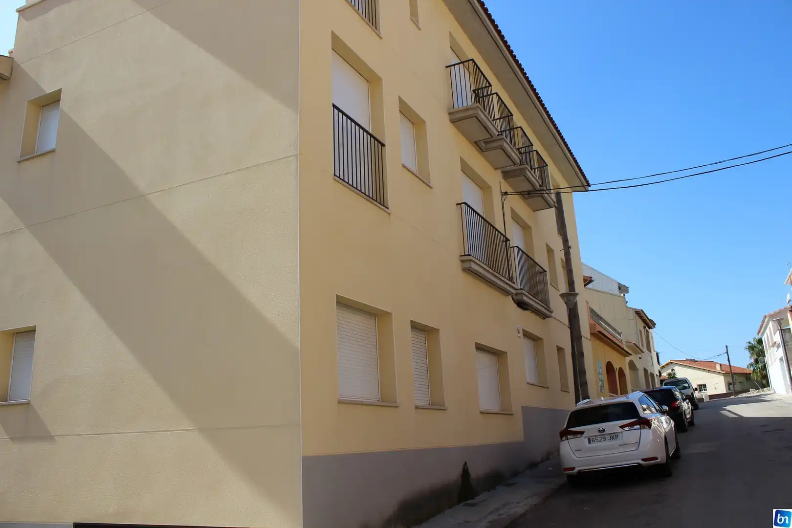 Außenansicht von Wohnung zum Verkauf in Roda de Berà mit Ofen und Alarm