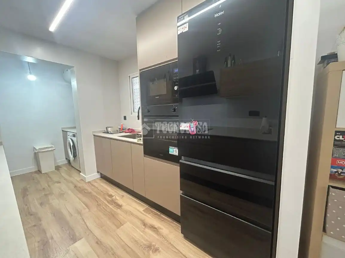 Kitchen of Flat for sale in Sevilla  with Terrace