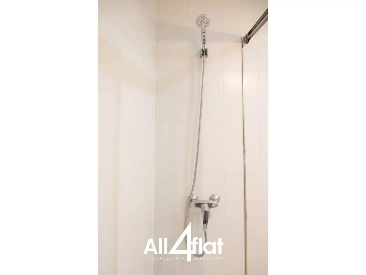 Bathroom of Flat for sale in Barcelona  with Air Conditioner, Furnished and Balcony