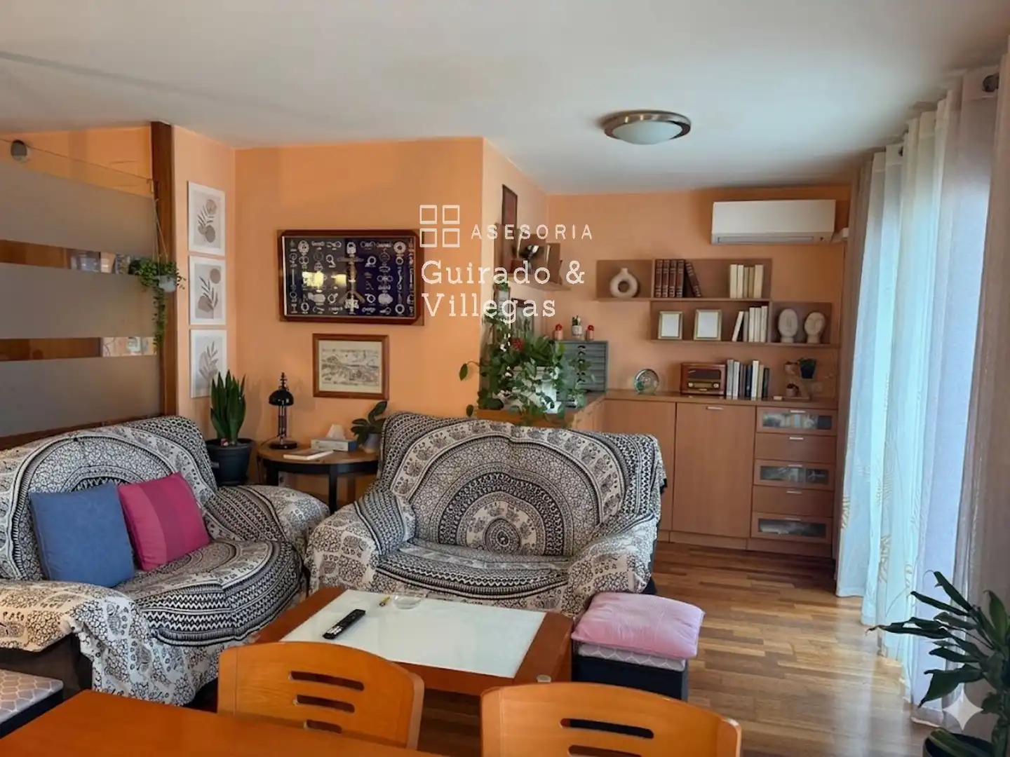 Wohnzimmer von Wohnung zum Verkauf in Barcelona mit Klimaanlage und Terrasse